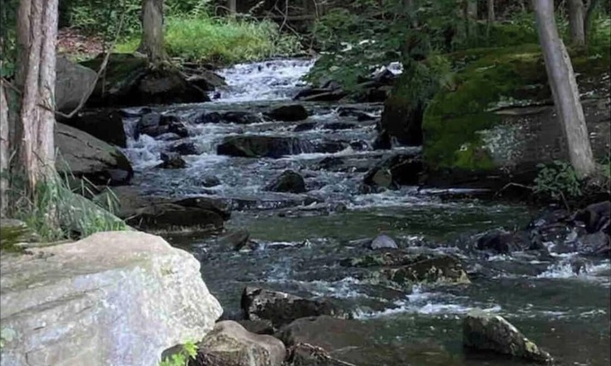 Lake Ariel Casa | Best Rental in Lake Community at The Hideout-Lake Ariel, PA | Poconos