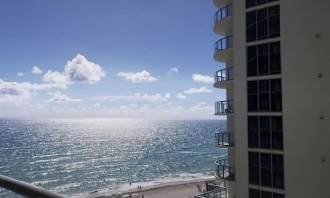 Sunny Isles Beach Apartamento | Best Resort Beach Front Condo