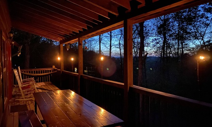 Blairsville Cabina | Best Reviews at Four Friends’ Cabin. Last Minute Deals! License 011332