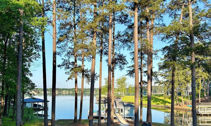 Milledgeville Casa | BEST SUNSET ON SINCLAIR ~ CLEAREST WATER, FLAT LOT & BIG WIDE OPEN VIEWS! - WiFi