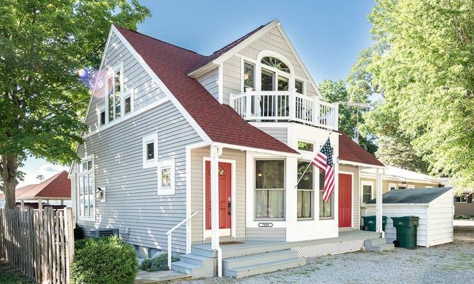 Russells Point Casa | Best Sunsets on Indian Lake. Perfect for fall & winter escapes! Close to skiing.