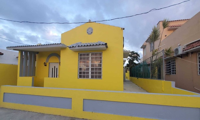 Arecibo Pueblo Casa | Best Surfers Beach just a few block down