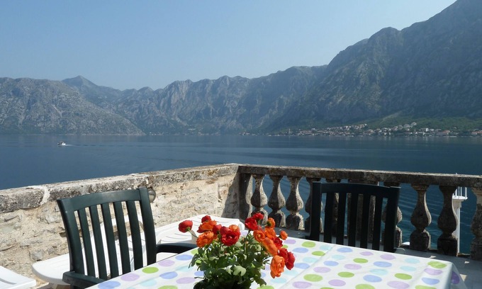 Kotor Apartamento | MEJOR TERRAZA EN PRCANJ - Como aparece en 'A Place in the Sun' 2013