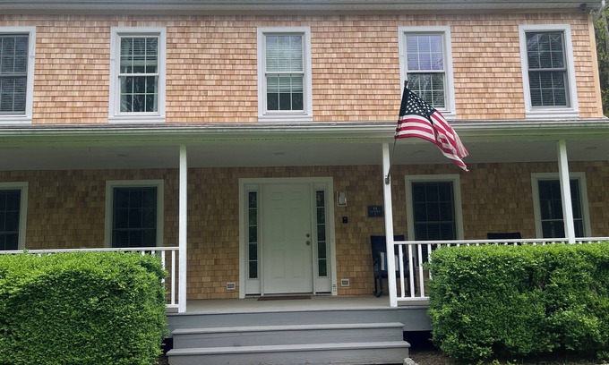 Roxbury Casa | BEST TOWN! PoshPadsCT "TUNNEL" 4-BR HEATED SPA-POOL, Bike, Hiking, NYC 1.5 Hrs