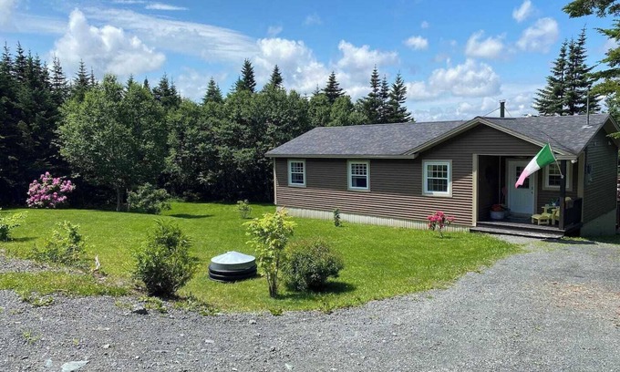 Brigus Junction Cabina | BEST View Wonderland-Cozy Cabin on Pond