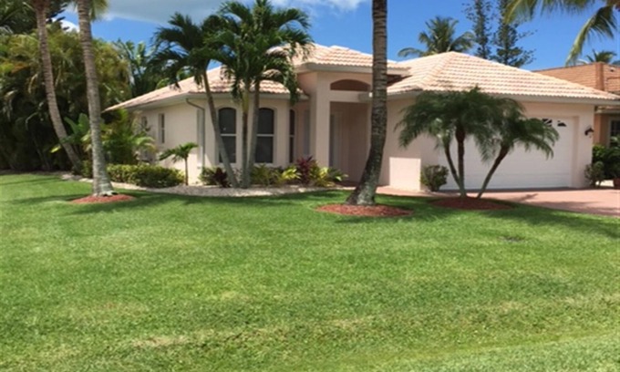 Naples Park Casa | Desde $ 188 sept. Caminatas / paseos en abril hasta la playa Piscina climatizada de 4 recámaras impecable