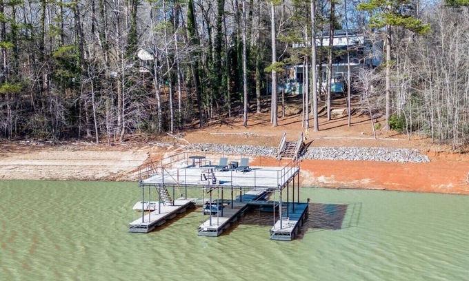 Gainesville Casa | Experience the Awesome Lake Lanier Lifestyle!