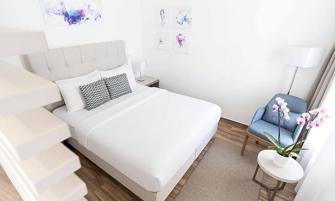 Ulcinj Hotel | Best Value, Quality Stay! Relaxing Unit w/ Seaview, Outdoor Pools, FREE Parking!