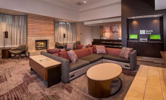 Rosslyn Apartamento | Best Value, Quality Stay! Hotel with Self Parking, Pets are Welcome!
