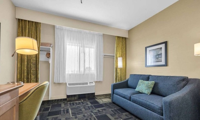 Vacaville Casa | Best Value, Quality Stay! Outdoor Pool, Pets Allowed, Near Southwood Park!