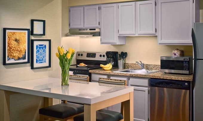 Tucson Complejo | Best Value, Quality Stay! w/ Outdoor Pool, Pet-Friendly, Free Breakfast!