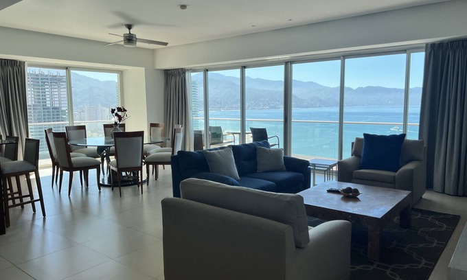 Zona hotelera del norte Apartamento | Best view and location at ICON Vallarta.10 min from airport and 15 min downtown