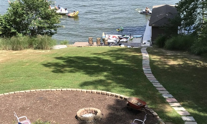 Mineral Casa | Best View on Lake Anna!