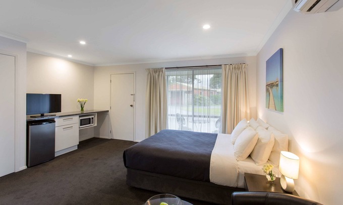 Warrnambool Hotel | Best Western Colonial Village Motel