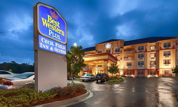 Jacksonville Hotel | Best Western Plus Cecil Field Inn & Suites