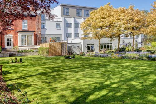 Handforth Hotel | Best Western Plus Pinewood Manchester Airport-Wilmslow Hotel