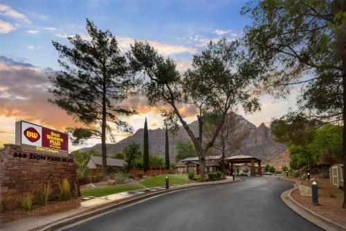 Zion National Park South Entrance Hotel | Best Western Plus Zion Canyon Inn & Suites