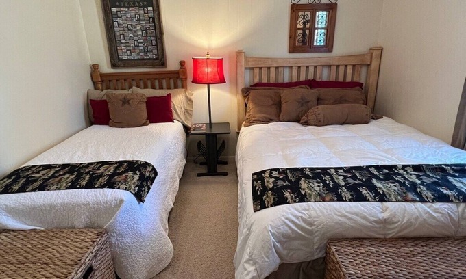Tyler Casa | BestStays@LoneStar. Fenced, near the Hospital district, and TJC TVs in all Rooms