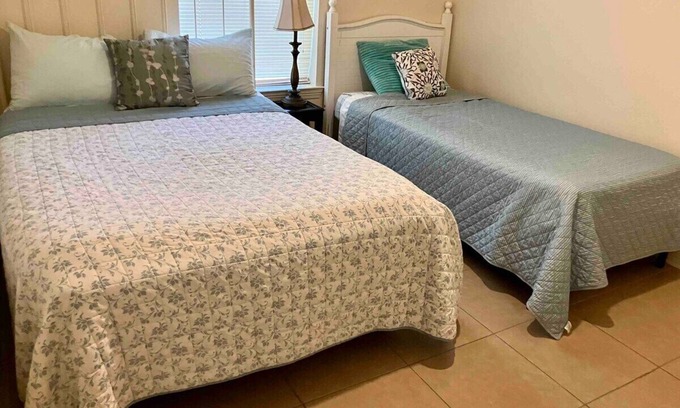Tyler Apartamento | BestStays@Turquoise Near Hospitals andTJC TV’s in all bedrooms