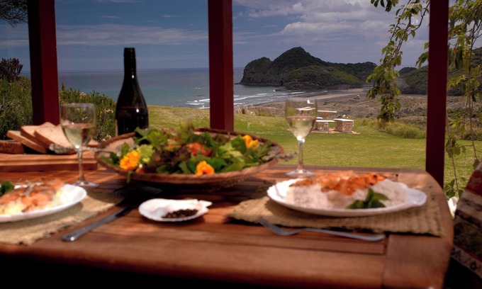 Te Henga Cabaña | Bethells Beach Cottages natural luxury for humans being