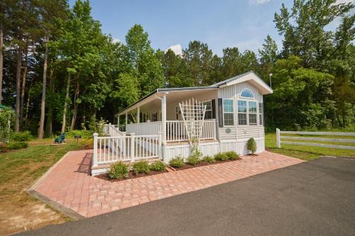 Urbanna Casa | Bethpage Hewick One-Bedroom Cottage 25
