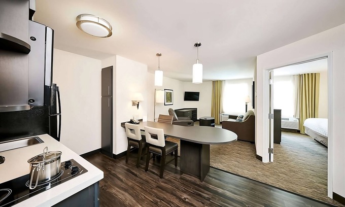 Southfield Complejo | Better Choice For Your Vacation! 2 Family-friendly Rooms w/ Large Living Area