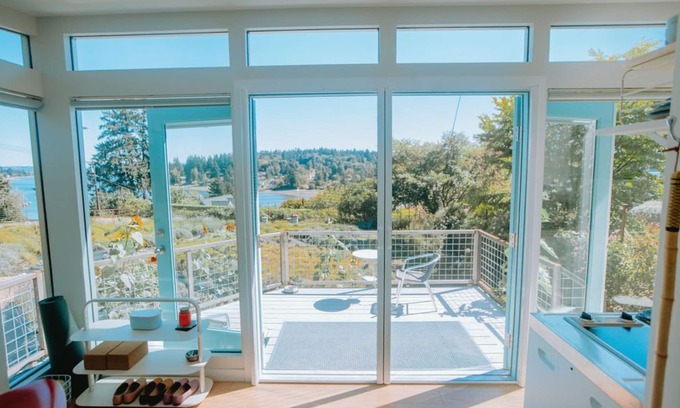 Vashon Island Apartamento | Betty's Blue - A Room with a View