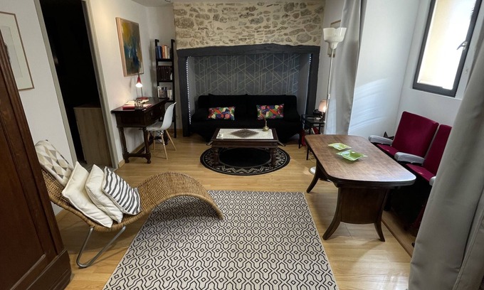 Saint-Julien-de-Lampon Apartamento | Between Périgord and Lot, in the heart of an authentic village near the Dordogne...