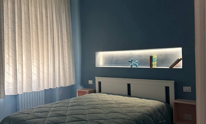 Santa Maria Apartamento | Between sea and castle. Bright, beachfront apartment. Sleeps 4