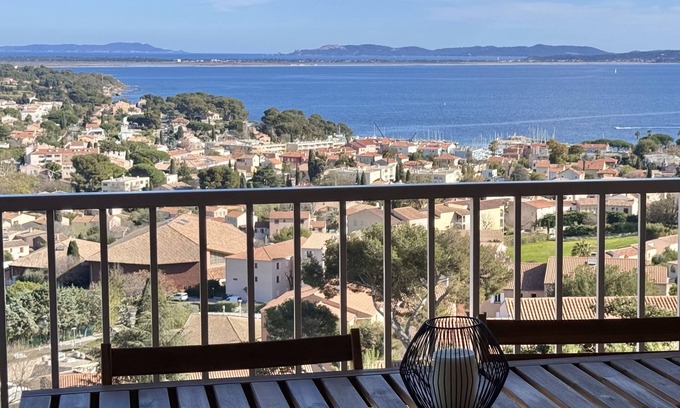 Carqueiranne Apartamento | Between Sky and Sea - Panoramic view - Beaches 1km away