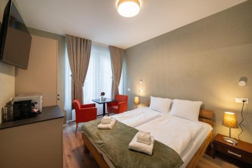 Central Interlaken Apartamento | BetweenLakes Studio ground floor west