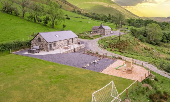 Mawddwy Casa | Beudy Erw'r March in Machynlleth