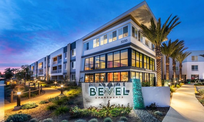 Midway District Apartamento | Bevel Apartments: Stylish 1-Bedroom with AC & Fitness Center in Prime Point Loma
