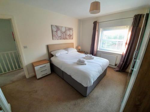 Beverley Casa | Beverley Central Townhouse Free Parking Sleeps 8