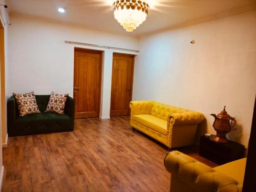 Nishat-Shalimar Cama Y Desayuno | Beverly Appartments