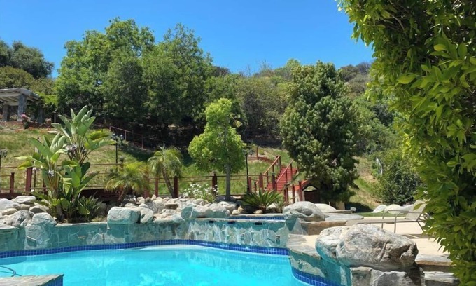Sherman Oaks Casa | Beverly Hills Secure Gated Estate