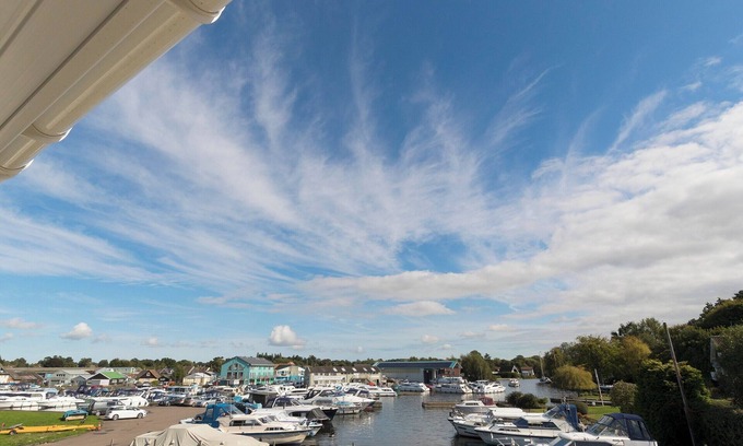 Wroxham Cabaña | Bewick Swan - UKC2111