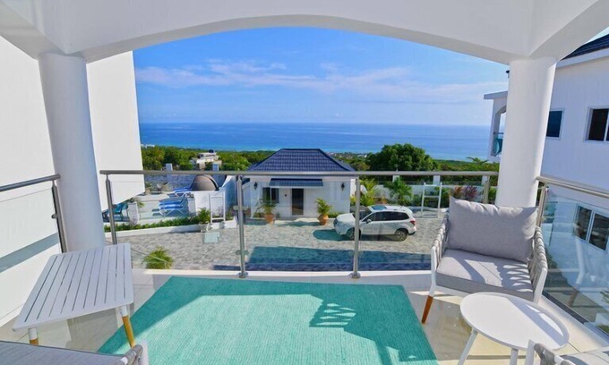 St.Bran's Burg Apartamento | Beyond The Sea Tide - King Ocean View (upper level)