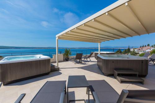 Dramalj Apartamento | Bezauberndes Studio nur 100 Meter zum Strand mit Sauna, Whirlpool, Meerblick, WiFi