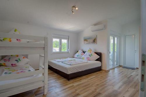 Bregvija Apartamento | Biševo Apartmani