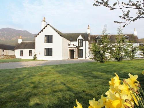 Newtonmore Casa | Biallid House