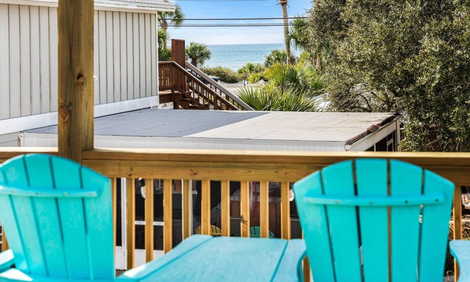 Bid-a-wee Beach Casa | Bid A Wee Beach House & Bungalow l Sky Deck Gulf Views l Private Beach