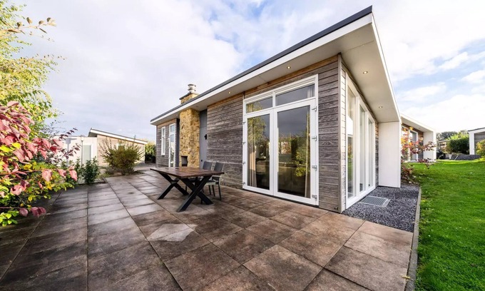 Gasthuis Villa | Biebosch - Sunshower