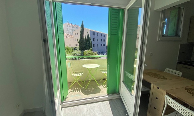 3rd Arrondissement Apartamento | Bienvenue à Belle de Mai, Appartement Jaune