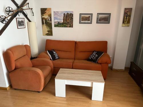 Biescas Apartamento | BIESCAS Todas las comodidades y más GAS, GARAJE , TRASTERO, CENTRO, WIFI,