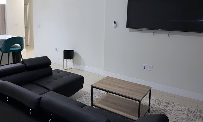 Edgewater Apartamento | Big 2 bedrooms 2 baths Apartment by the water 🌊 🏝 ☀️