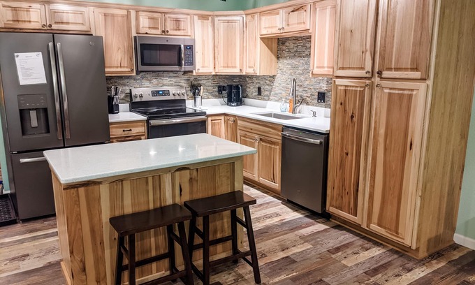 Voss Casa | Big Bass Bungalow @ Lake Ivie. 1bd/1ba Barndominium. Covered Boat Parking