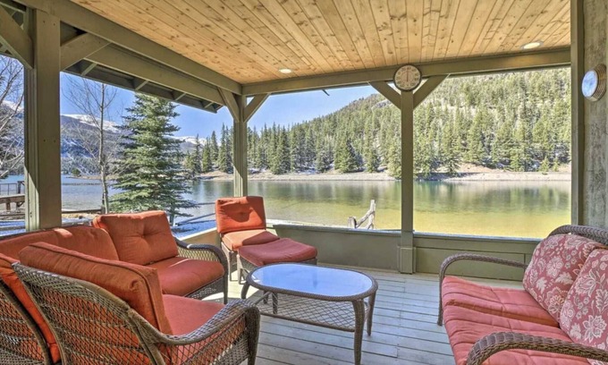 Lake City Cabina | Big Bear Cabin on the Lake -Sunshine and Views Right on the Water!