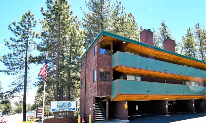Big Bear Lake Complejo | Big Bear Lake, New low price 1 Bdrm/2 Bath Condo over Christmas, Snow Lake Lodge