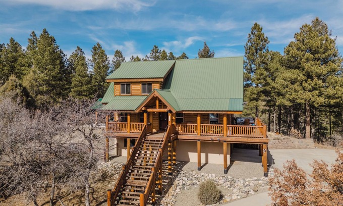 Timber Ridge Ranch Casa | Big, Beautiful Log Home with Mountain Views + Hot Tub!